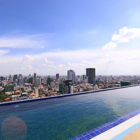 Eastland Hotel & Apartment Phnom Penh Esterno foto