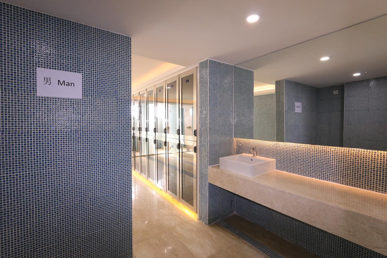 Eastland Hotel & Apartment Phnom Penh Esterno foto