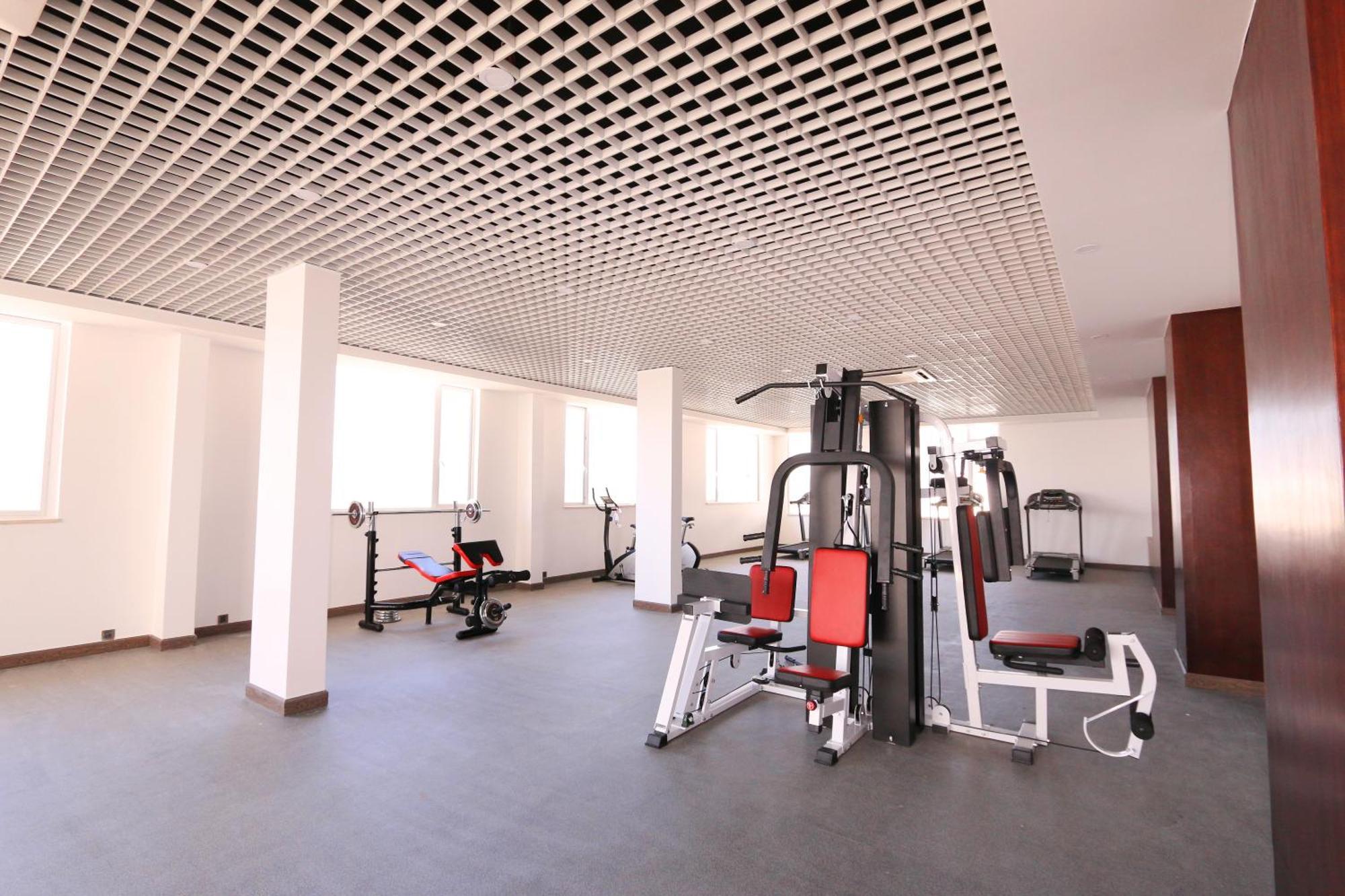Eastland Hotel & Apartment Phnom Penh Esterno foto