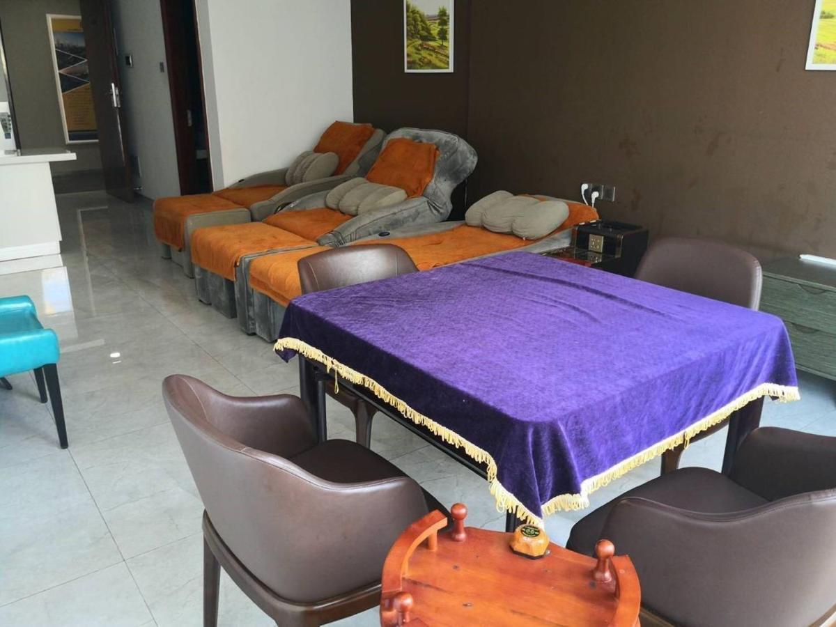 Eastland Hotel & Apartment Phnom Penh Esterno foto