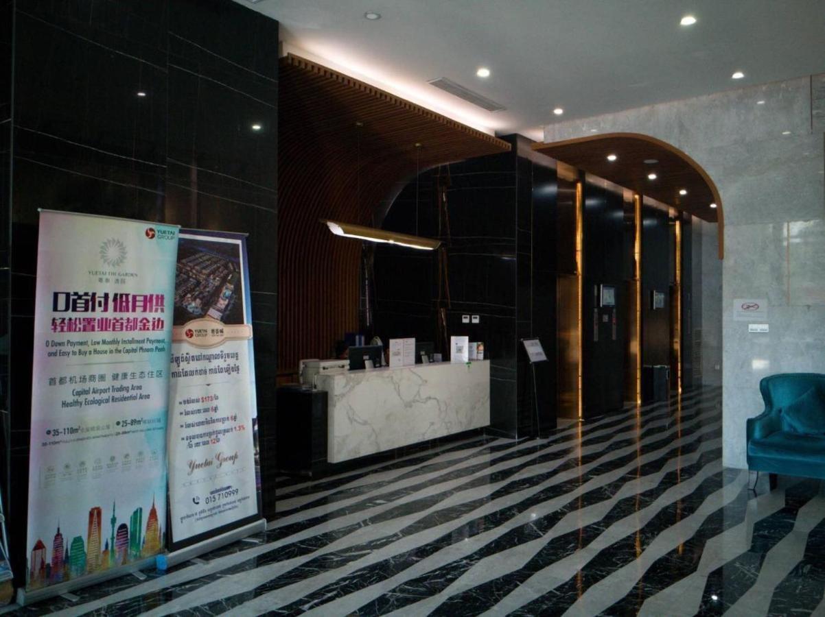 Eastland Hotel & Apartment Phnom Penh Esterno foto